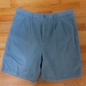 Covington Grayish Green Flat Front Shorts Casual Style